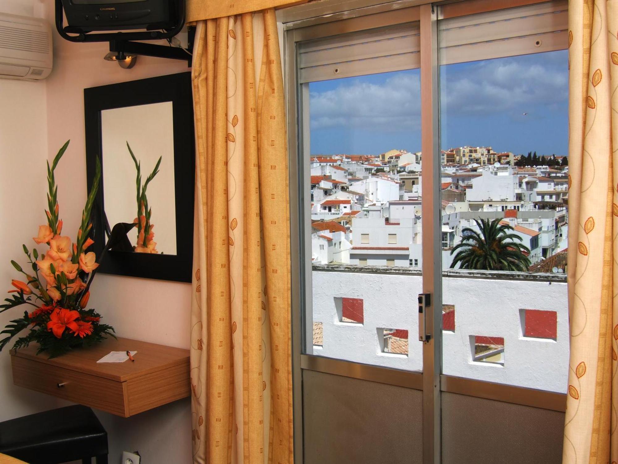 Hotel Riomar Lagos Bagian luar foto